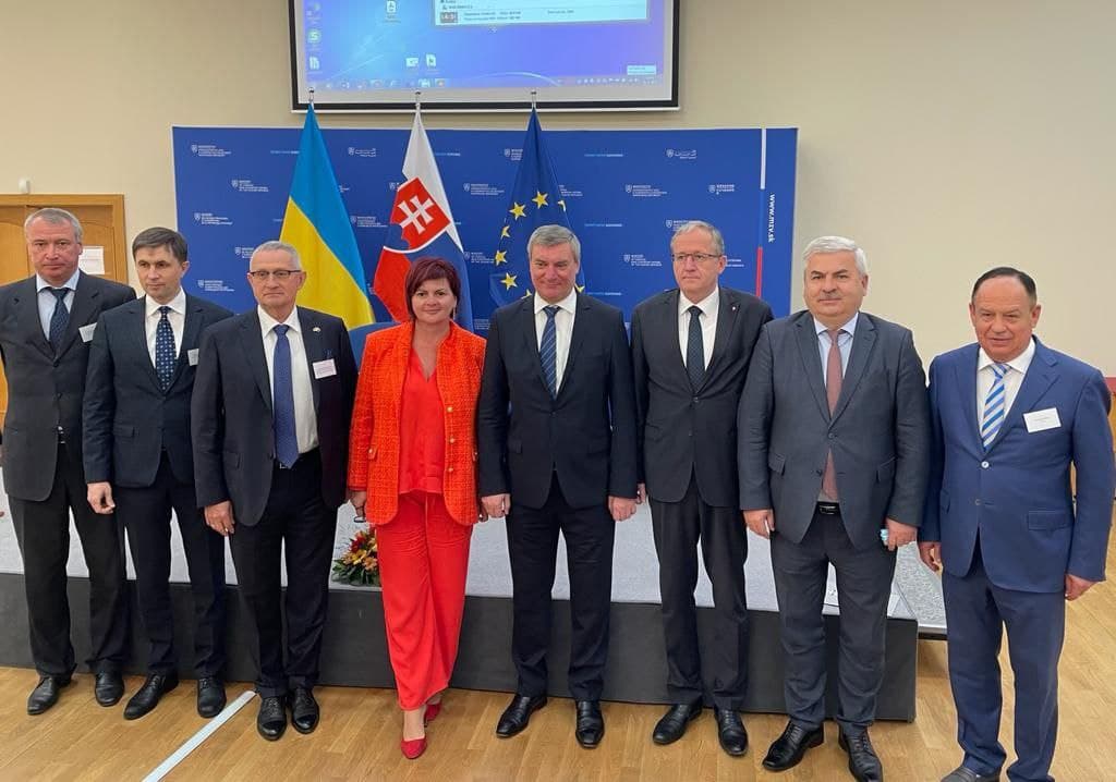  В Братиславі відбувся перший  міжнародний форум «Україна – Словаччина 2021:  Aerospace. Високоточне машинобудування . Проблеми і перспективи галузевої кооперації»